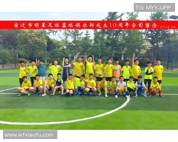 足球明星的孩子们萌态百出引发网友热议可爱瞬间瞬间成网红